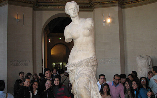 Students on the most recent study abroad to Paris got a close-up view of one of the Louvre’s best known treasures: the Venus de Milo.
