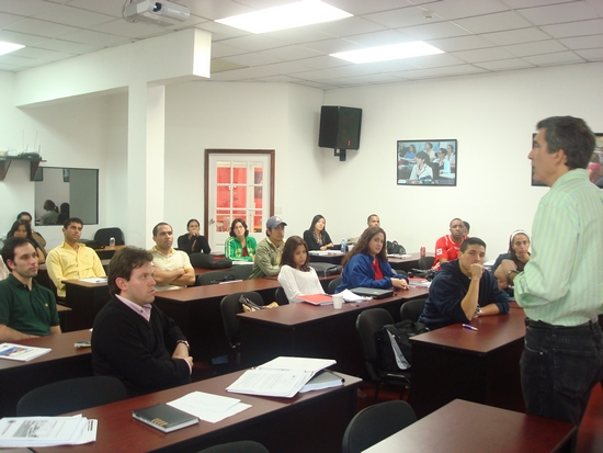 Pedro Heilbron, CEO of Copa Airlines, gave a guest lecture in the International Business course in the College of Business Administration’s Professional MBA (PMBA)-Panama program.