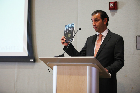 FIU Business’ Entrepreneur-in-Residence Boris Hirmas introduced Kaihan Krippendorff and provided books for the book signing.