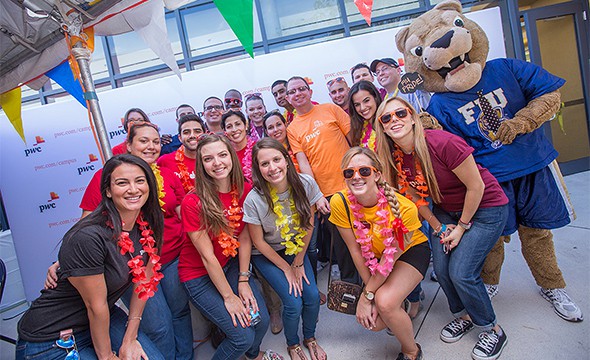 “Welcome to the BizLife” gets students thinking about their FIU college years – and beyond.