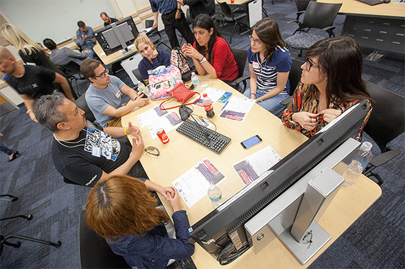 Marketing and technology now a digital dynamic, experts tell FIU students.