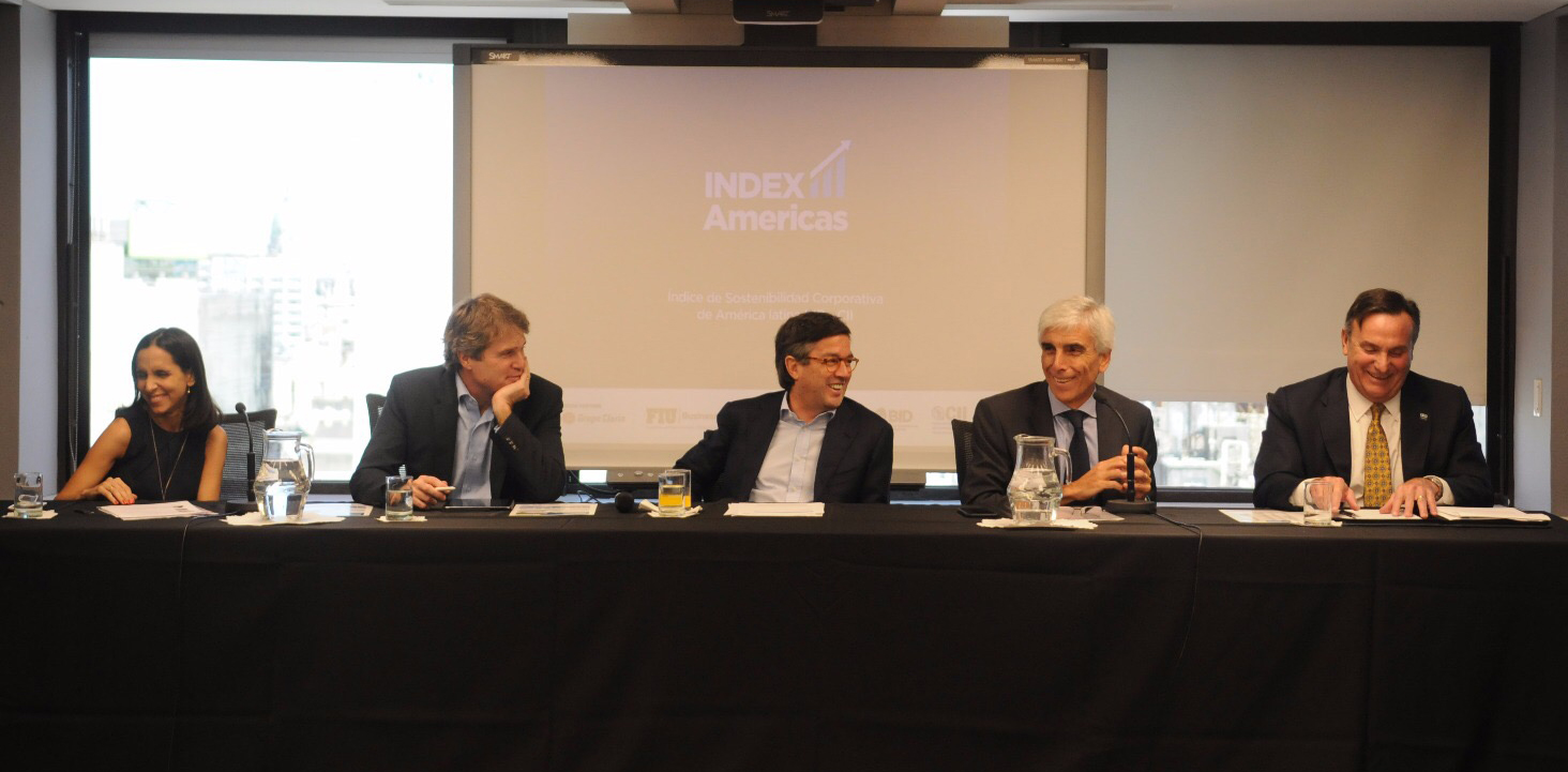 From left to right: Maria Julia Diaz Ardaya, Manager CSR and Sustainability, Grupo Clarin; James M Scriven, Chief Executive Officer, Inter-American Investment Corporation (IIC); Luis Alberto Moreno, President, Inter-American Development Bank (IDB); Jorge Rendo, President, Grupo Clarín and José Aldrich, Acting Dean, FIU College of Business.