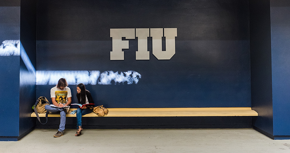 FIU Business alumni donate nearly $600K to improve students’ lives.