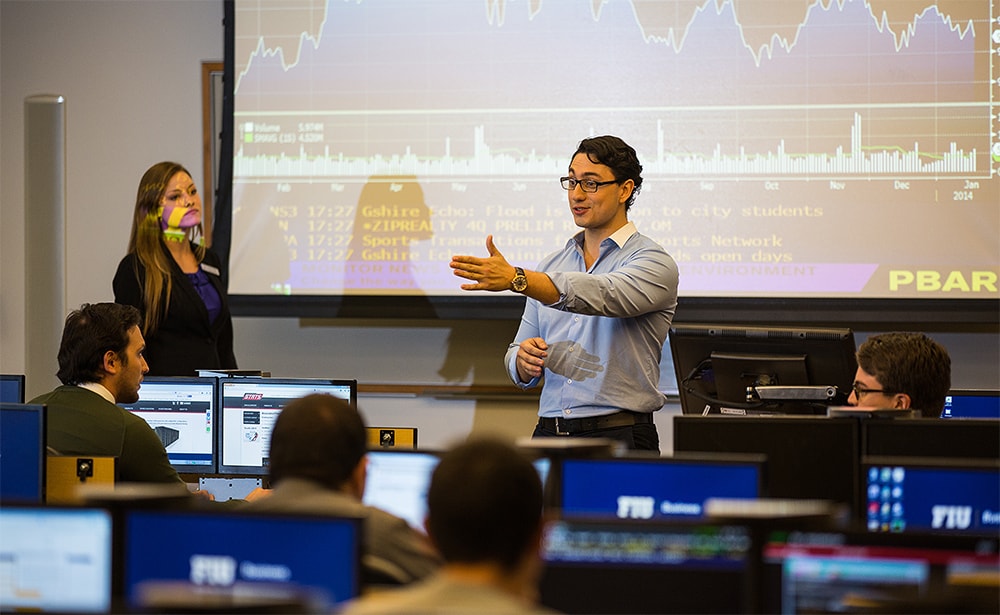 The new Student Managed Fixed Income Fund class is modeled after the popular Student Managed Investment Fund, where students recommend equity investments to a panel of professionals.